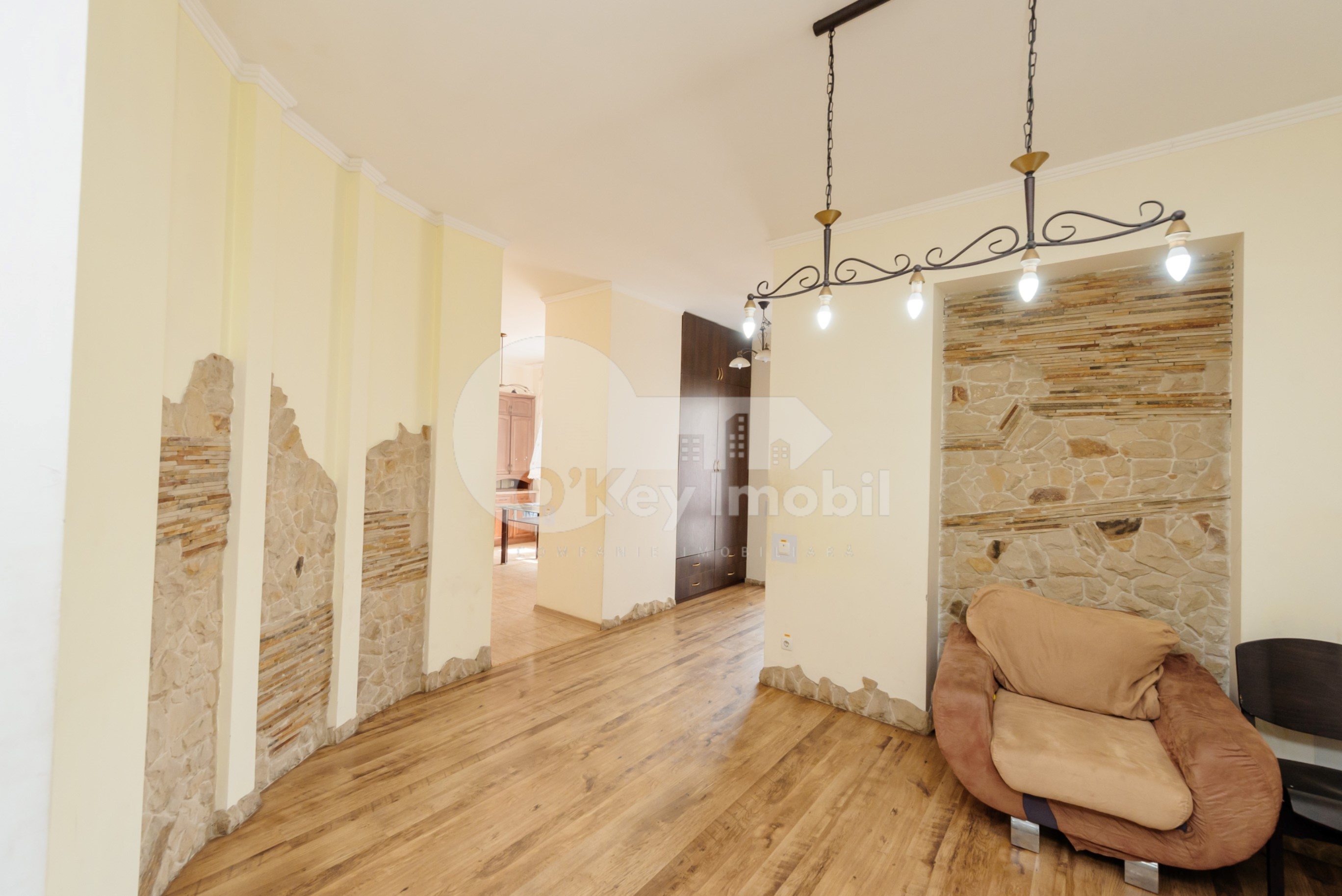 Casă, Telecentru, STR. IALOVENI