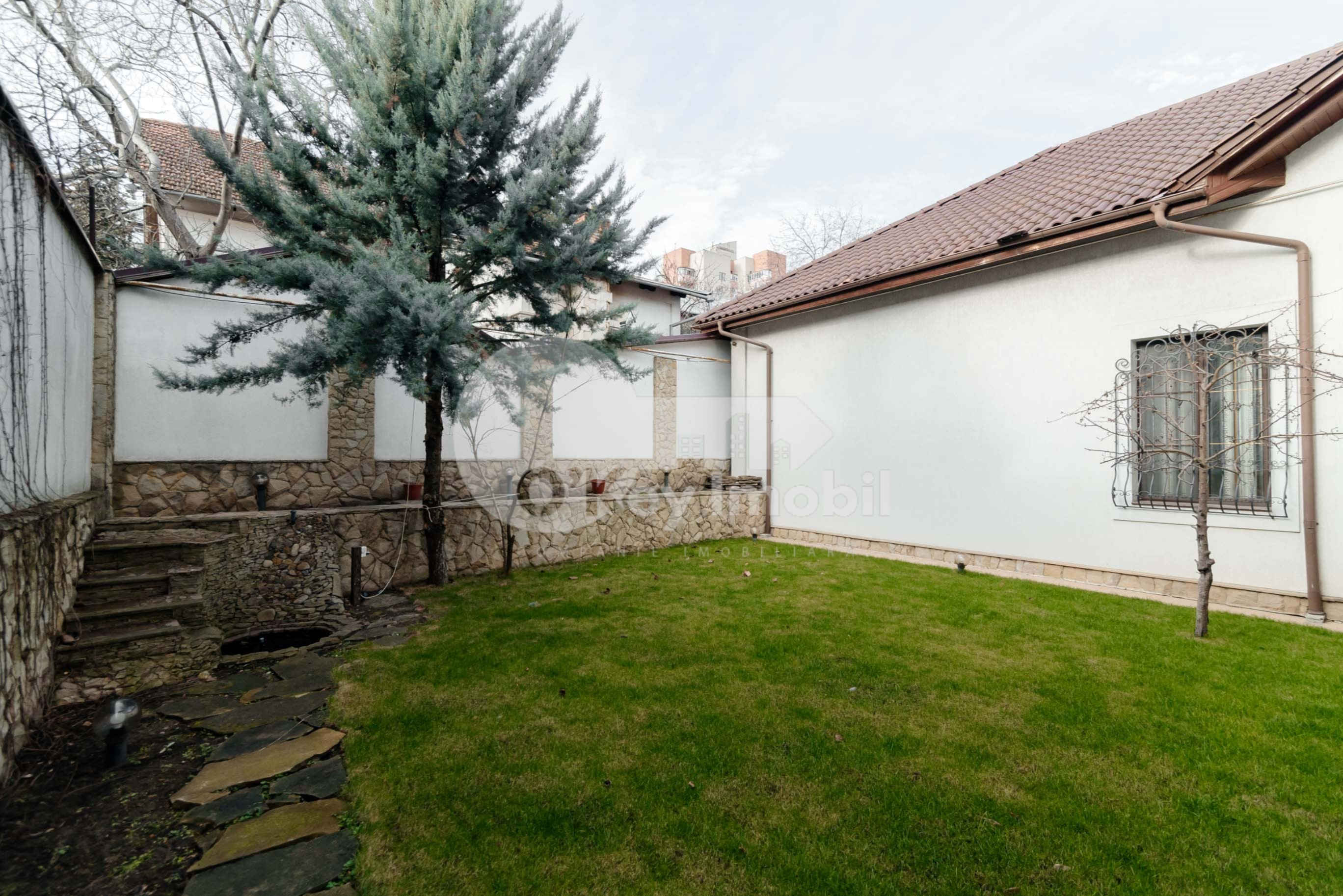 Casă, Buiucani, PRIMĂVERII