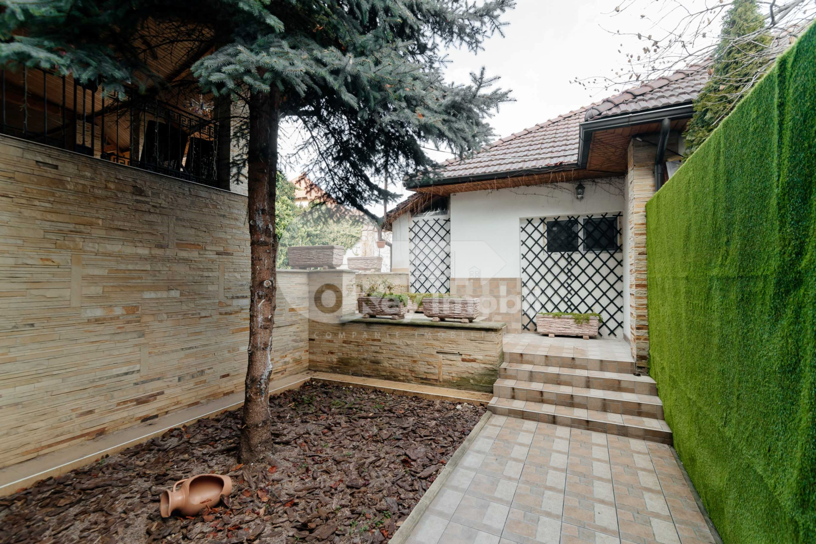 Casă, Buiucani, PRIMĂVERII