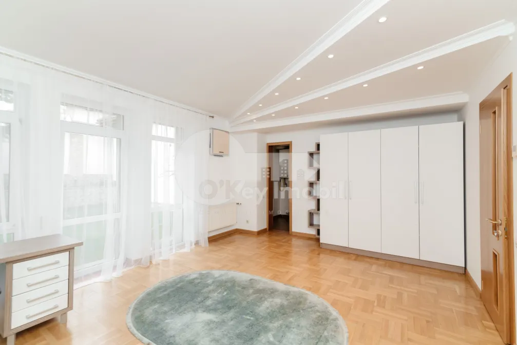 Casă, Buiucani, PRIMĂVERII