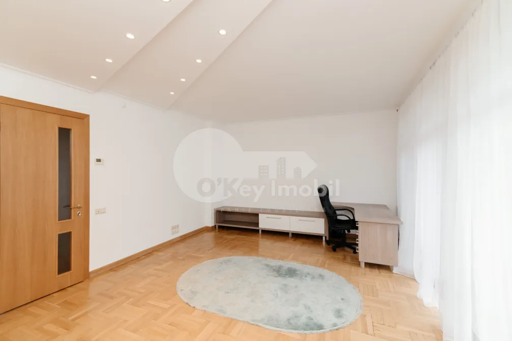 Casă, Buiucani, PRIMĂVERII