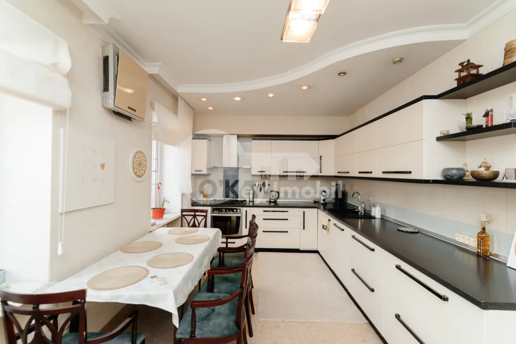 Casă, Buiucani, PRIMĂVERII