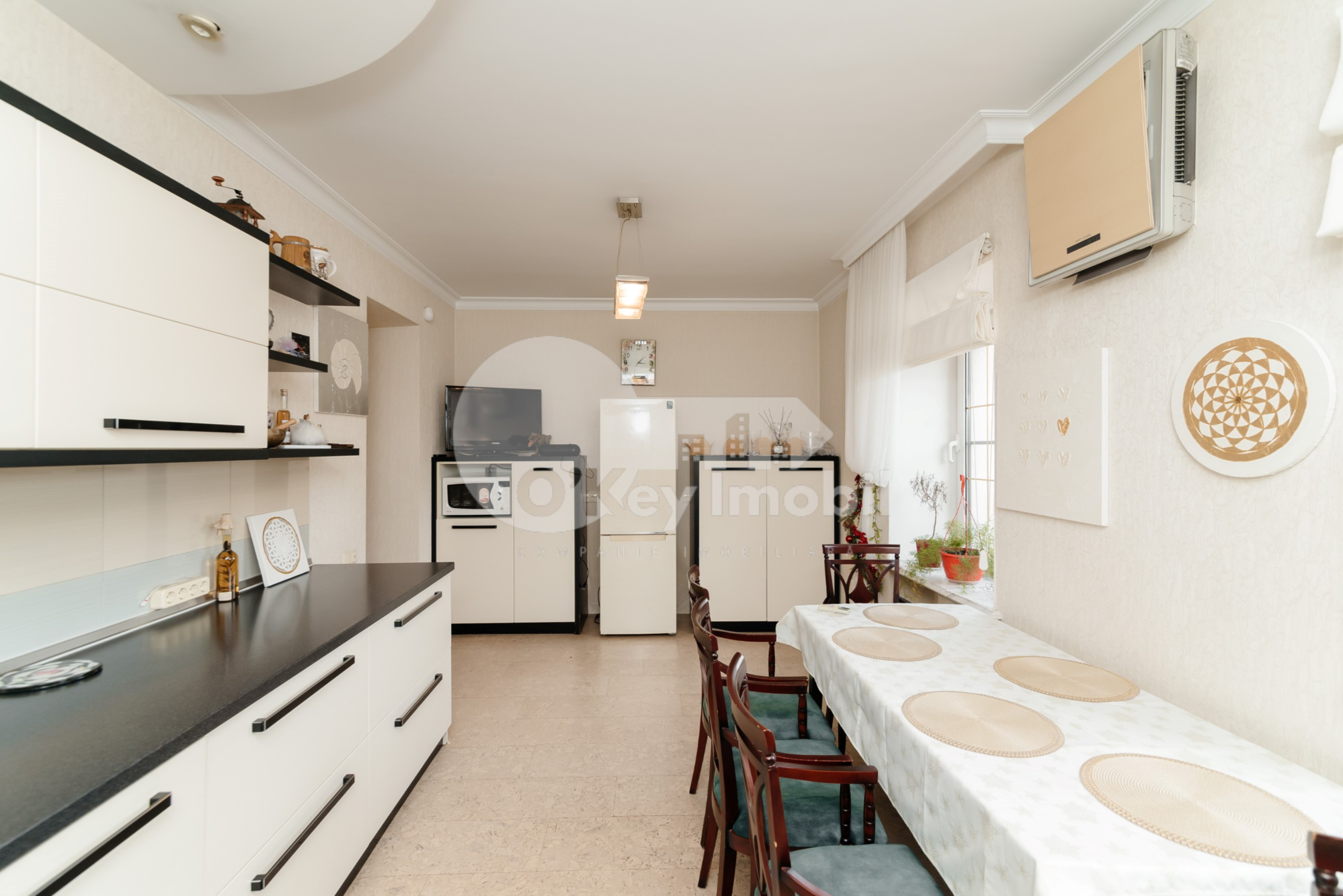 Casă, Buiucani, PRIMĂVERII