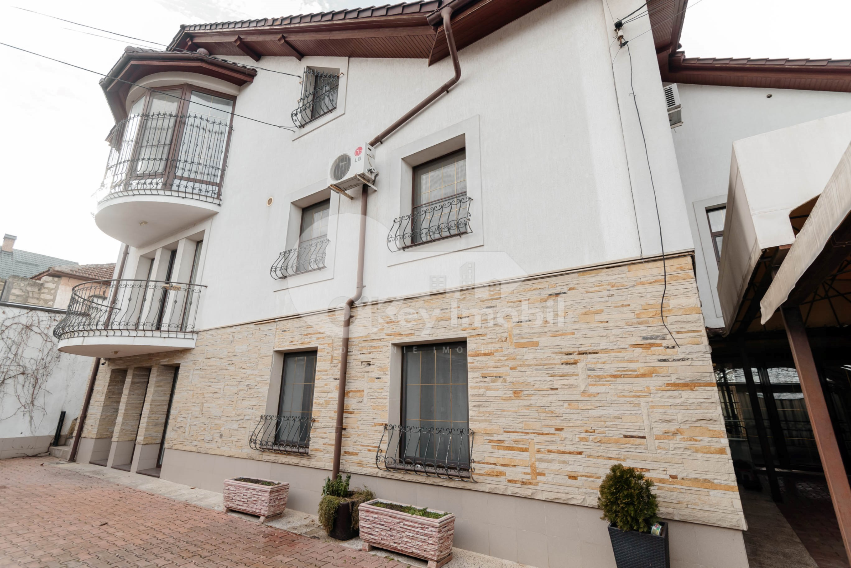 Casă, Buiucani, PRIMĂVERII