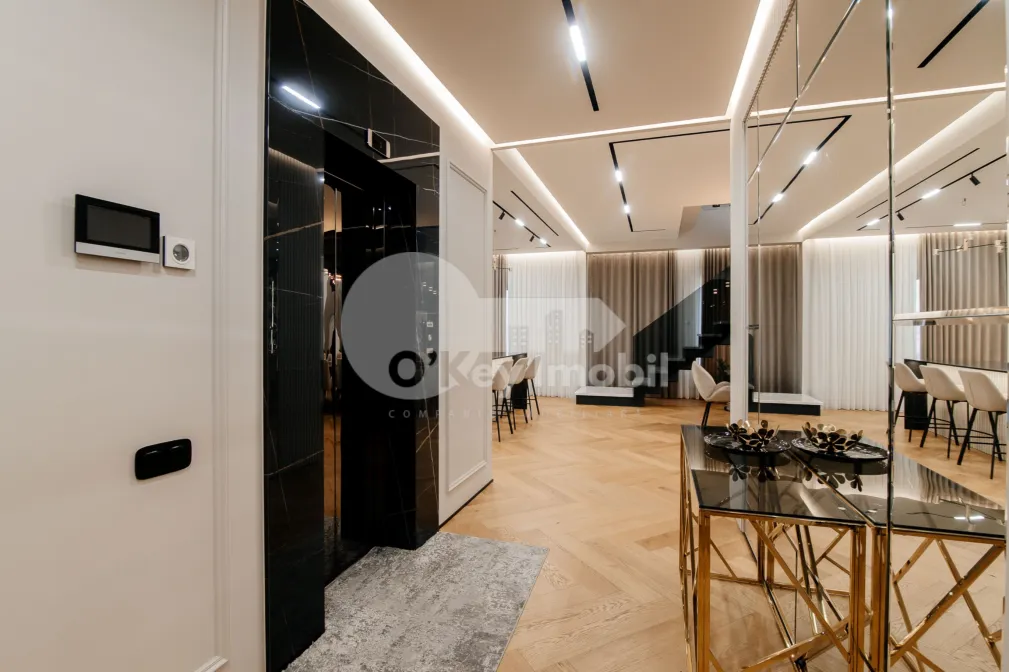 Penthouse, Centru, BUJORILOR