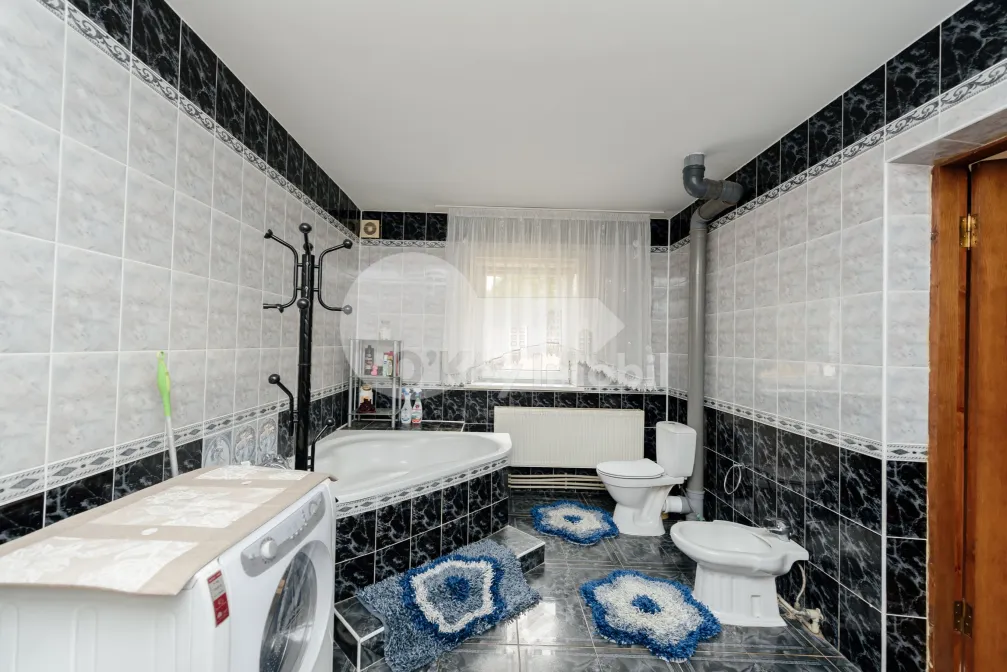 Дом, КОЖУШНА