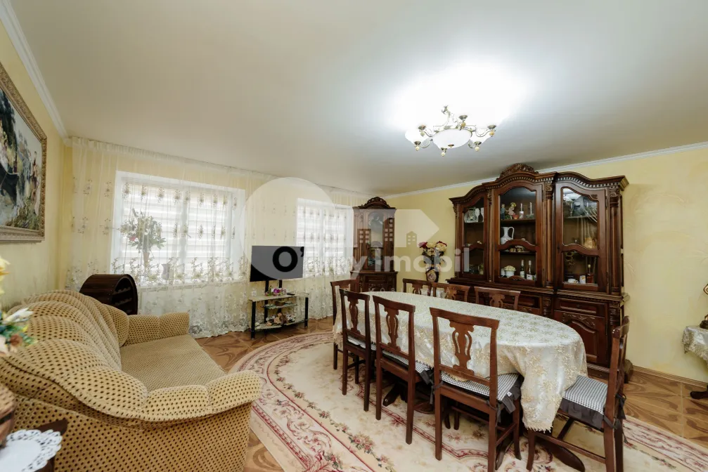 Дом, КОЖУШНА