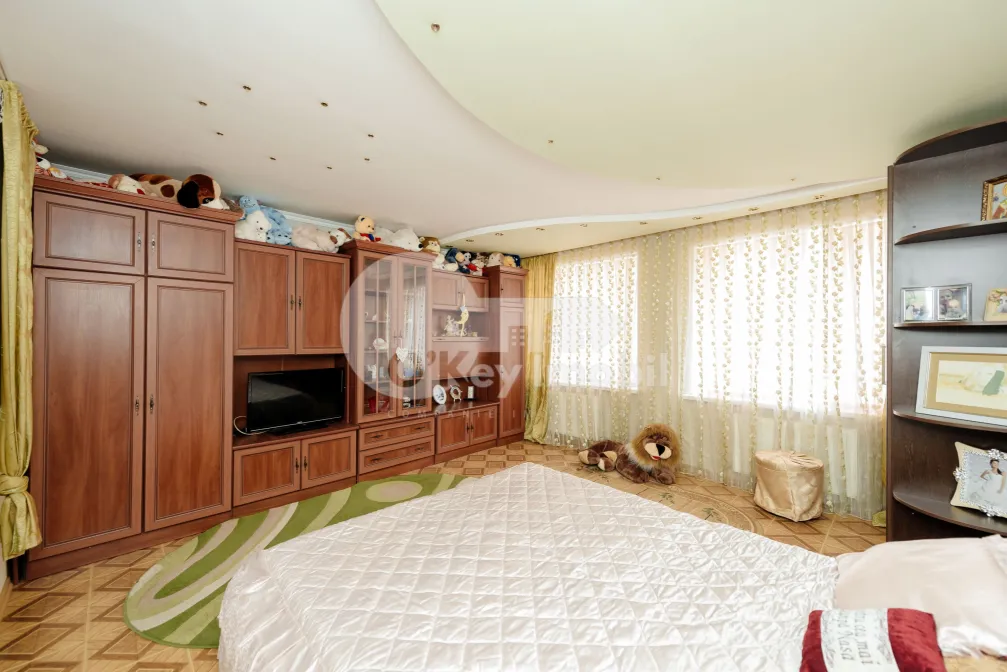 Дом, КОЖУШНА