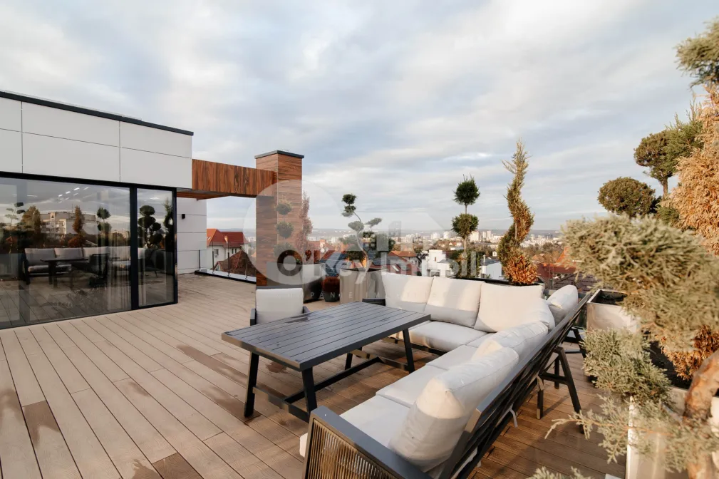 Penthouse, Centru, BUJORILOR