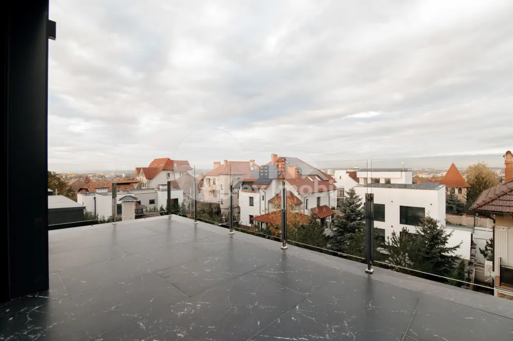 Penthouse, Centru, BUJORILOR