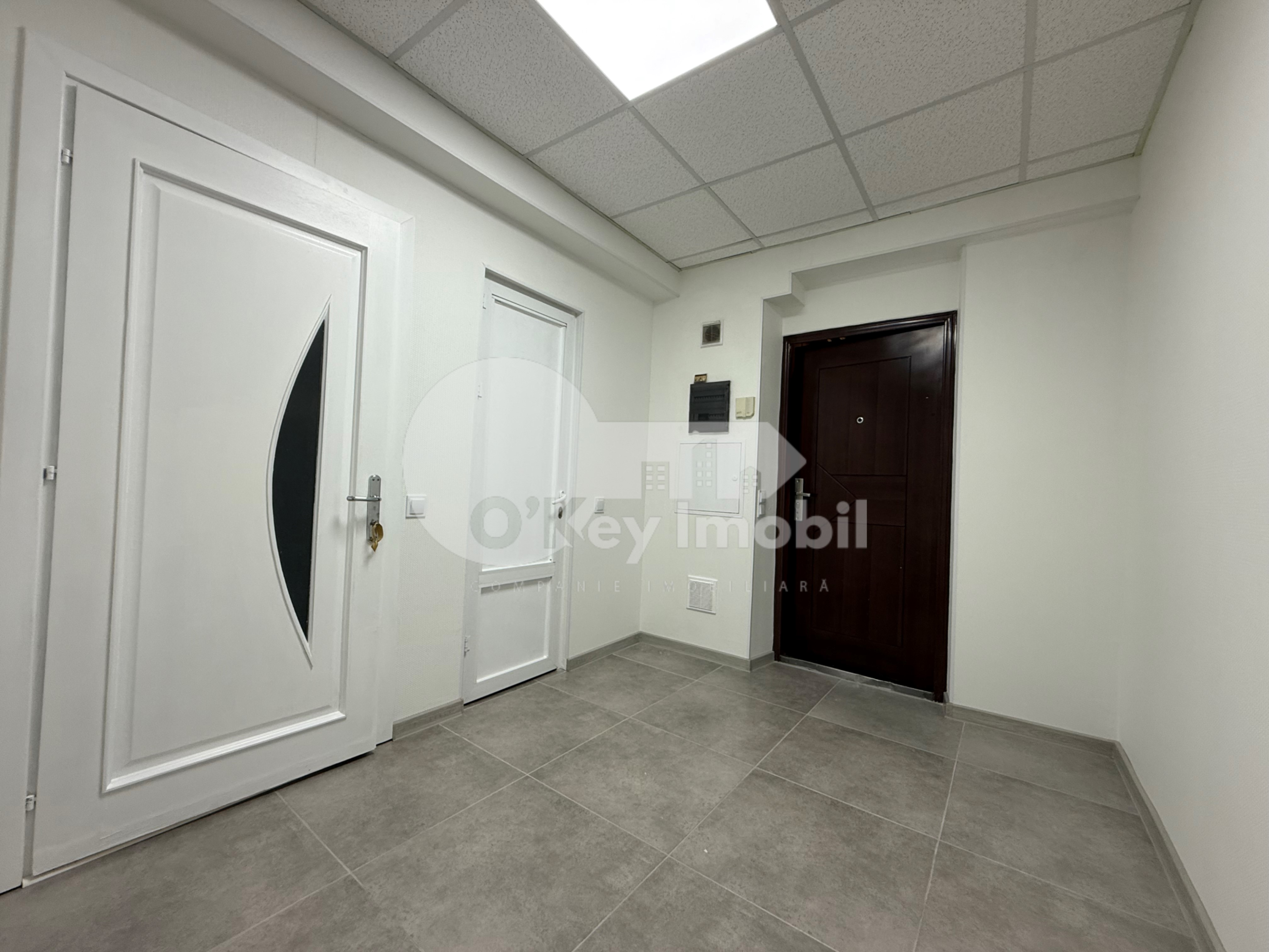 Oficiu, Centru, PETRU RAREȘ