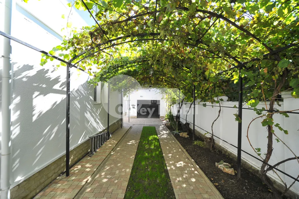 Дом, Центр, НУКАРИЛОР