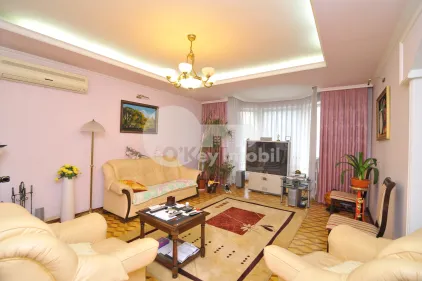 Дом, Центр, АУРЕЛ ДАВИД