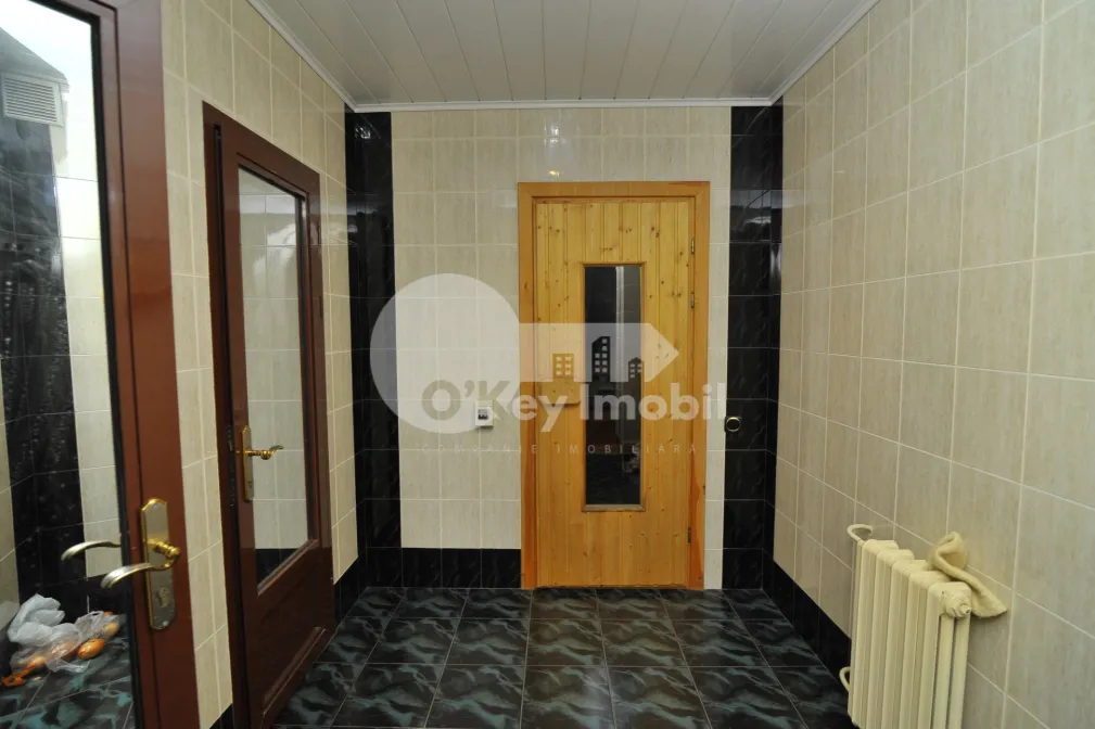 Дом, Центр, АУРЕЛ ДАВИД