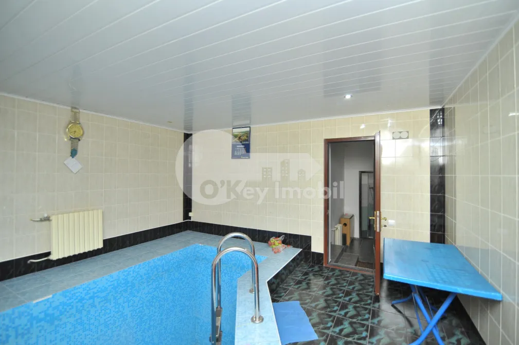 Дом, Центр, АУРЕЛ ДАВИД