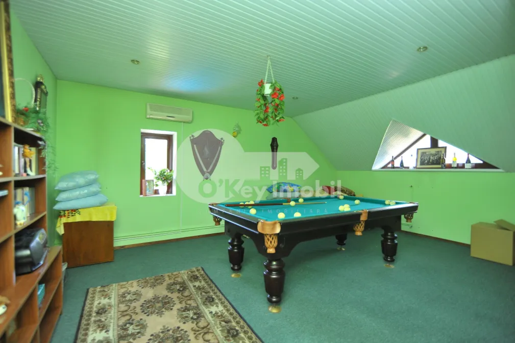 Дом, Центр, АУРЕЛ ДАВИД