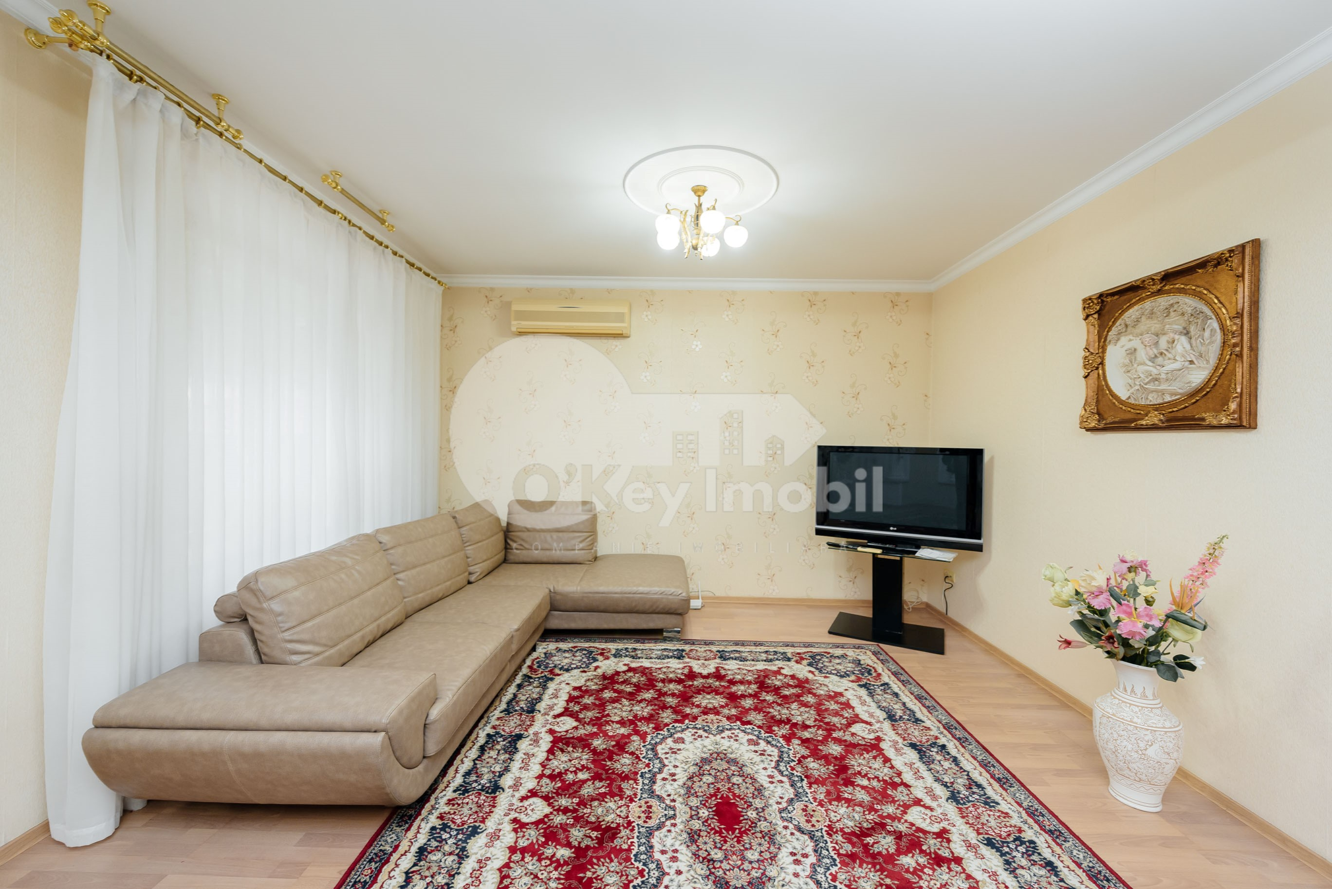 Casă, Centru, DÎMBULUI