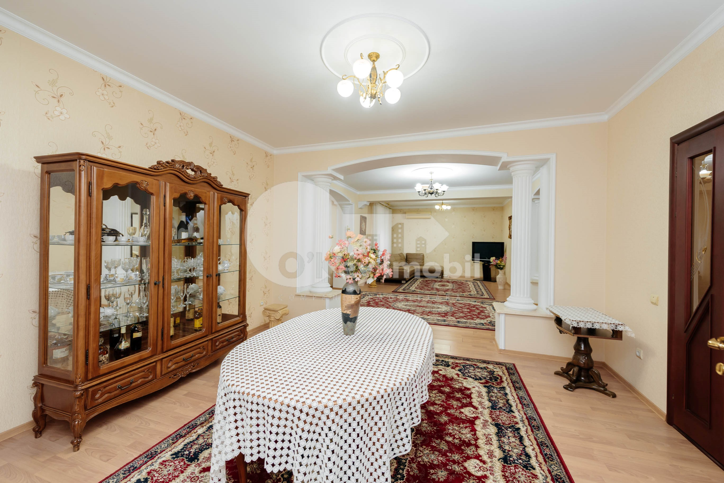 Casă, Centru, DÎMBULUI