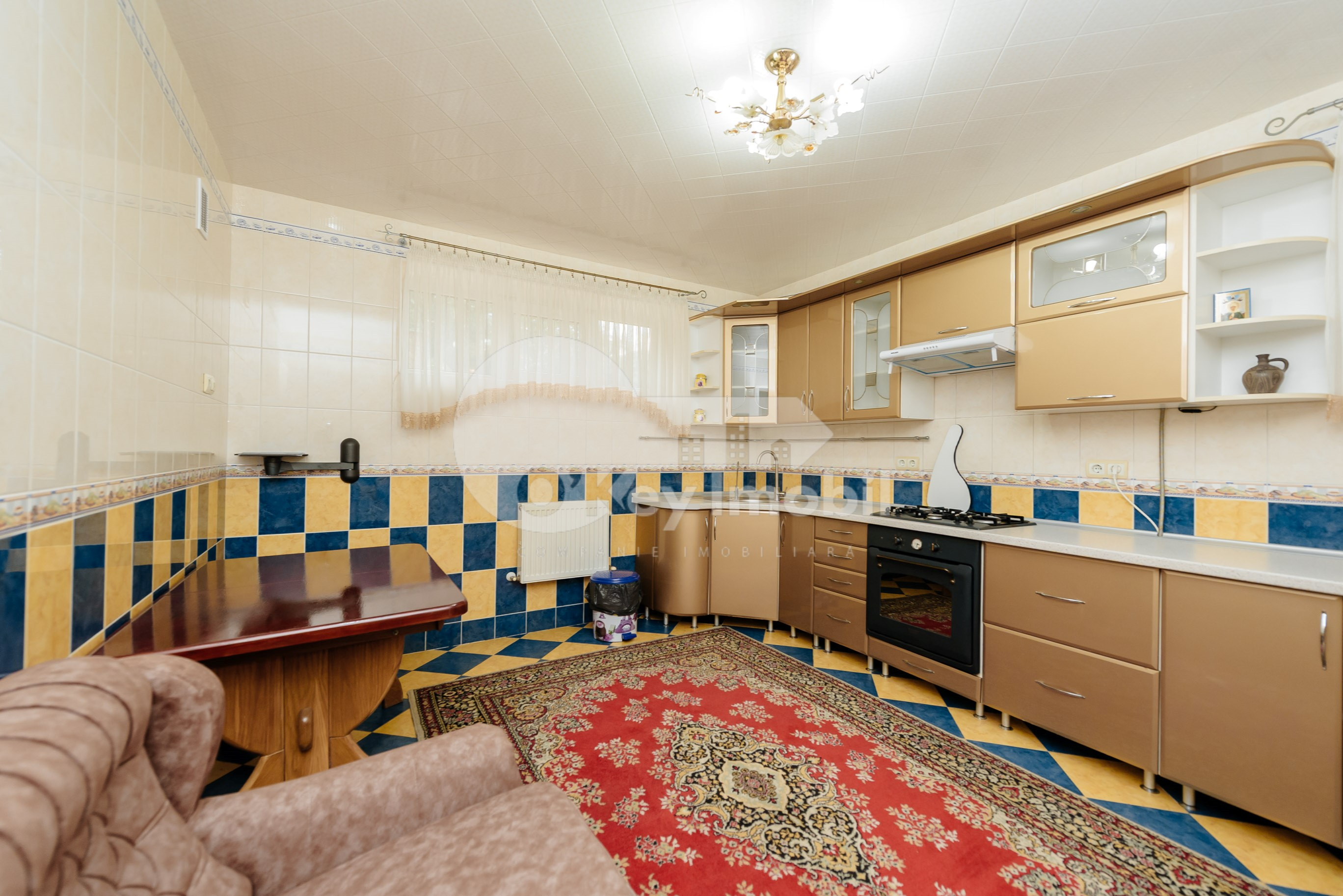 Casă, Centru, DÎMBULUI