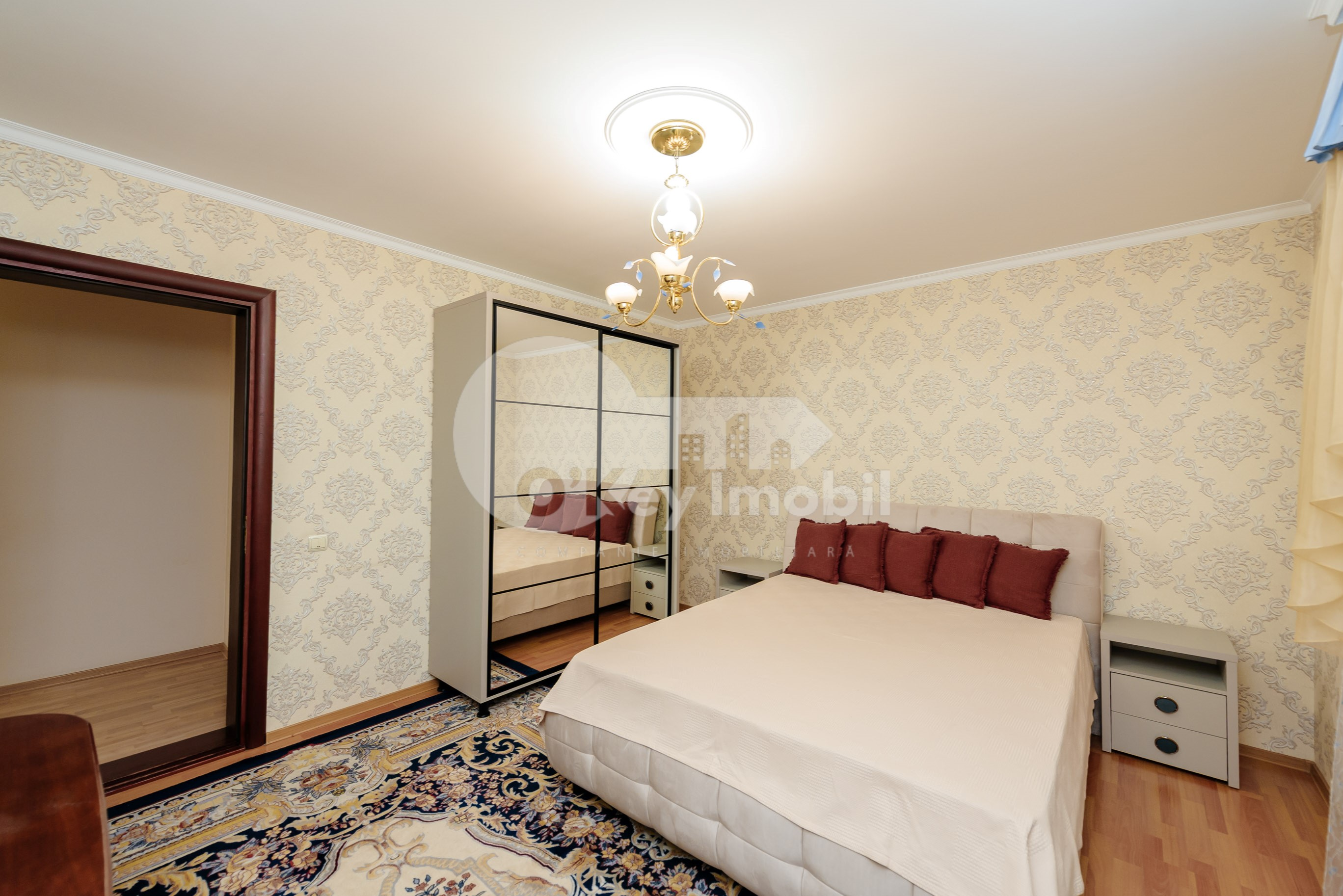 Casă, Centru, DÎMBULUI