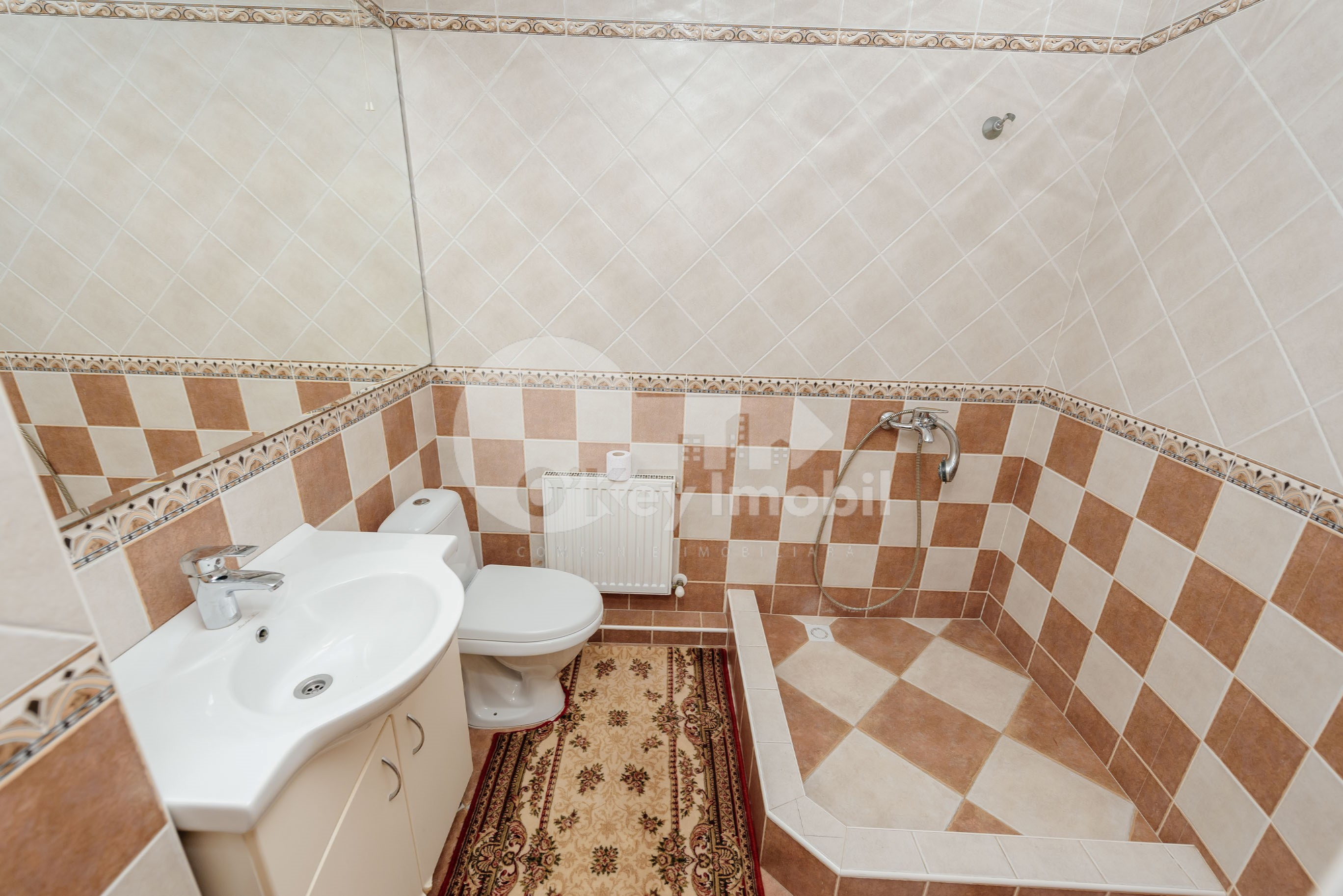 Casă, Centru, DÎMBULUI