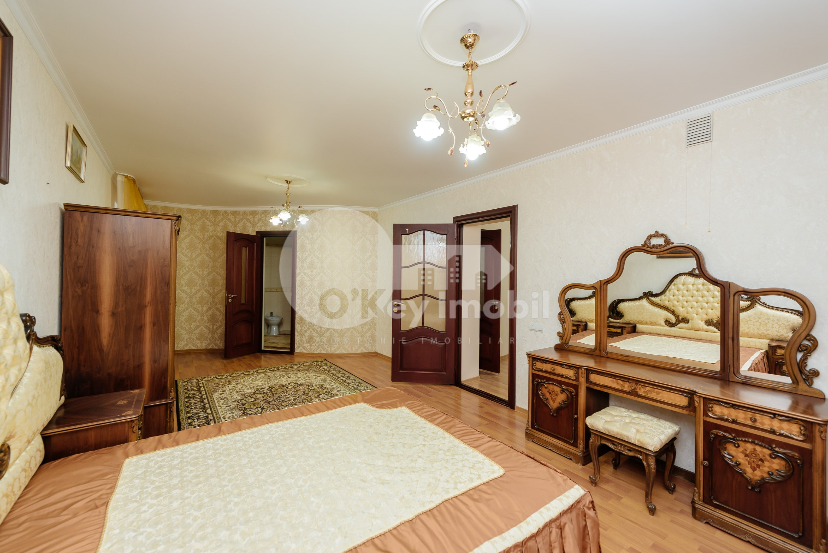 Casă, Centru, DÎMBULUI