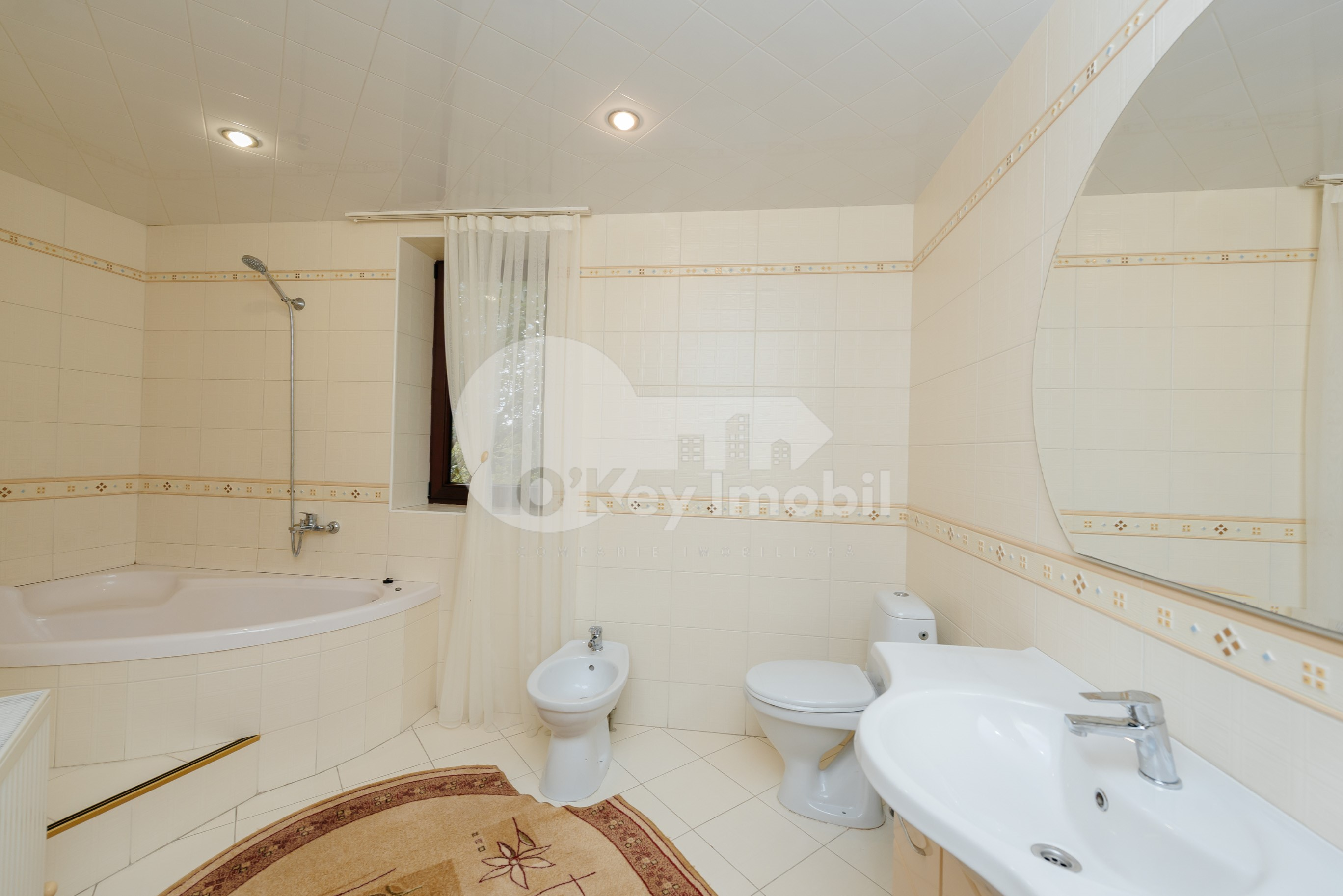 Casă, Centru, DÎMBULUI