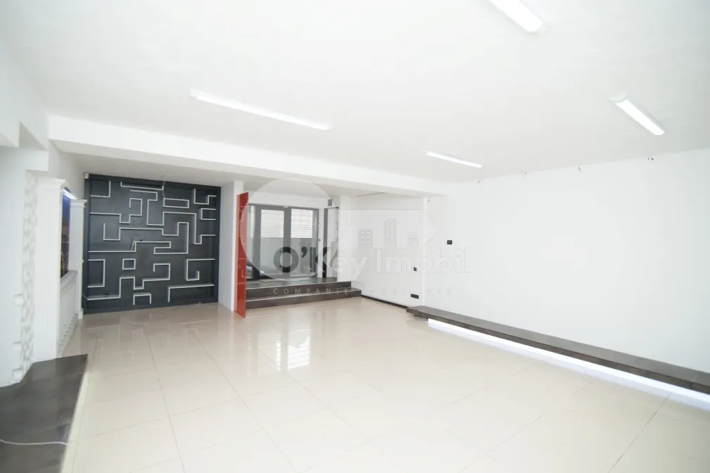 Комм. помещение, Центр, КОЛУМНА