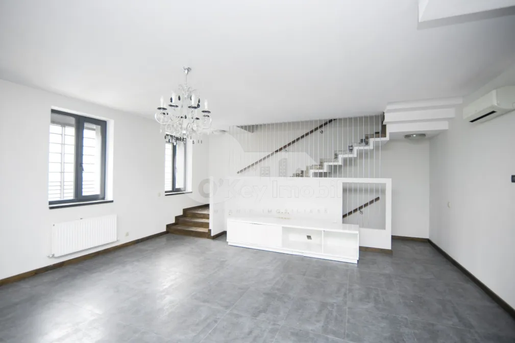 Комм. помещение, Центр, КОЛУМНА