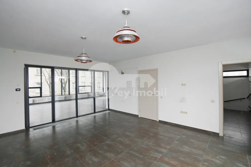 Комм. помещение, Центр, КОЛУМНА