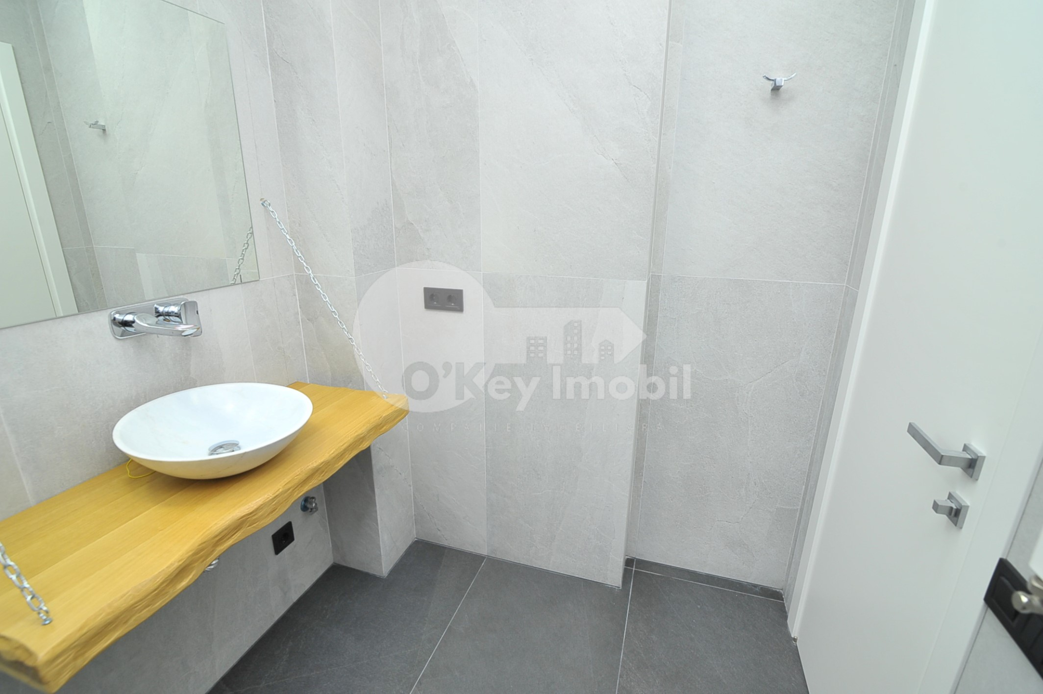 Apartament, Buiucani, ION BUZDUGAN