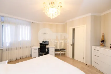 Квартира, Чеканы, МИРЧА ЧЕЛ БЭТРЫН