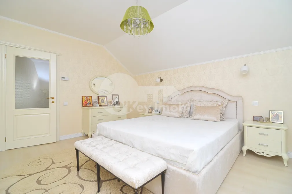 Casă, Centru, MOARA ROȘIE