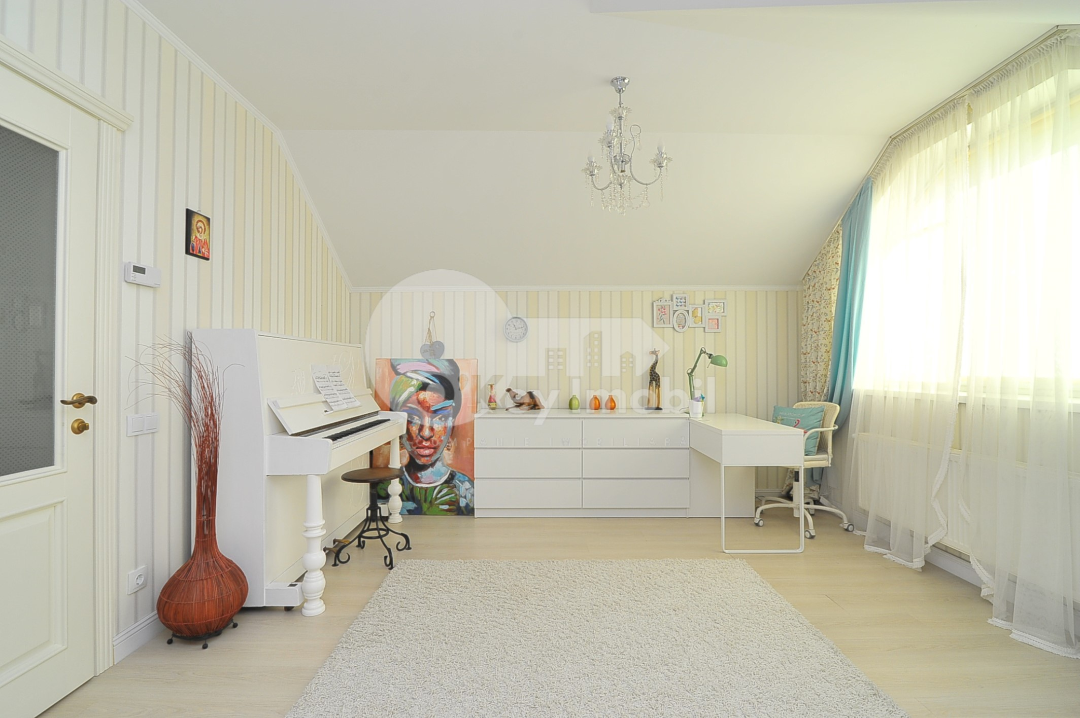 Casă, Centru, MOARA ROȘIE