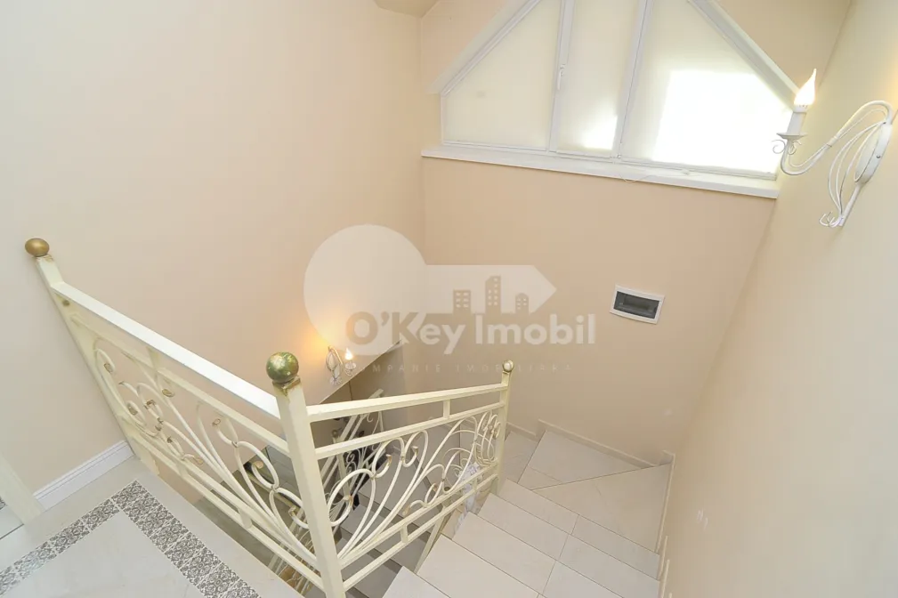 Casă, Centru, MOARA ROȘIE