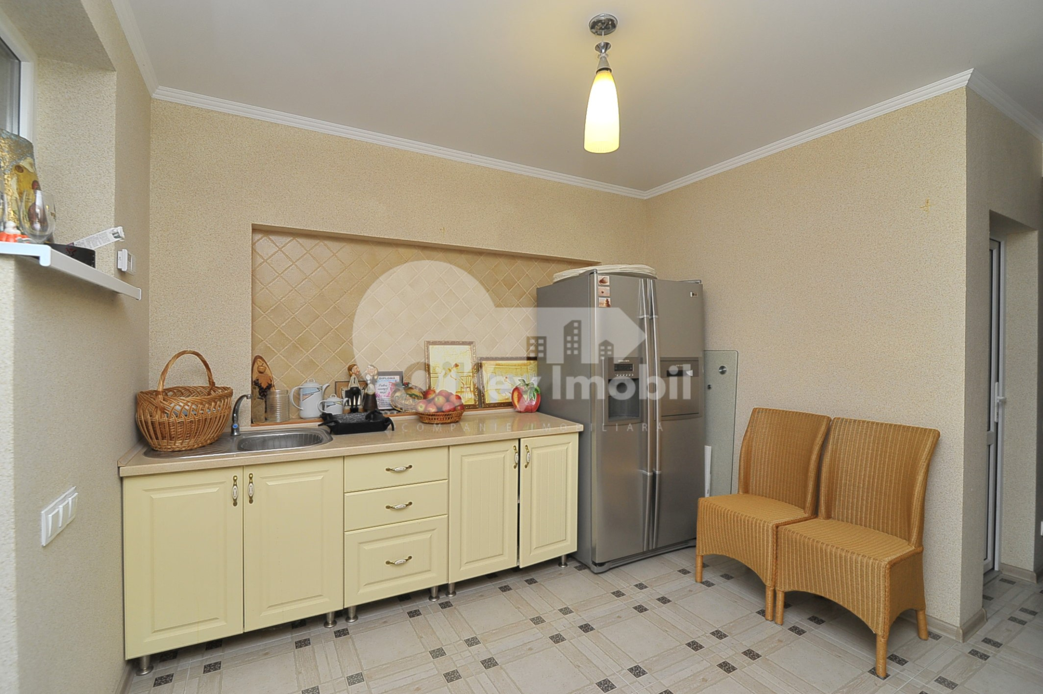 Casă, Centru, MOARA ROȘIE