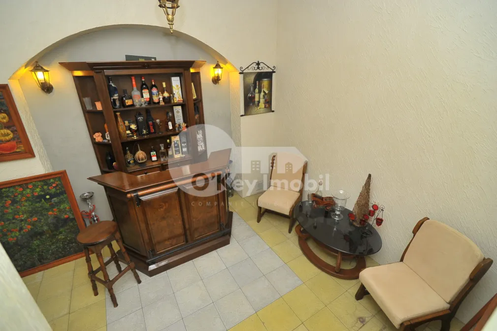 Casă, Centru, MOARA ROȘIE