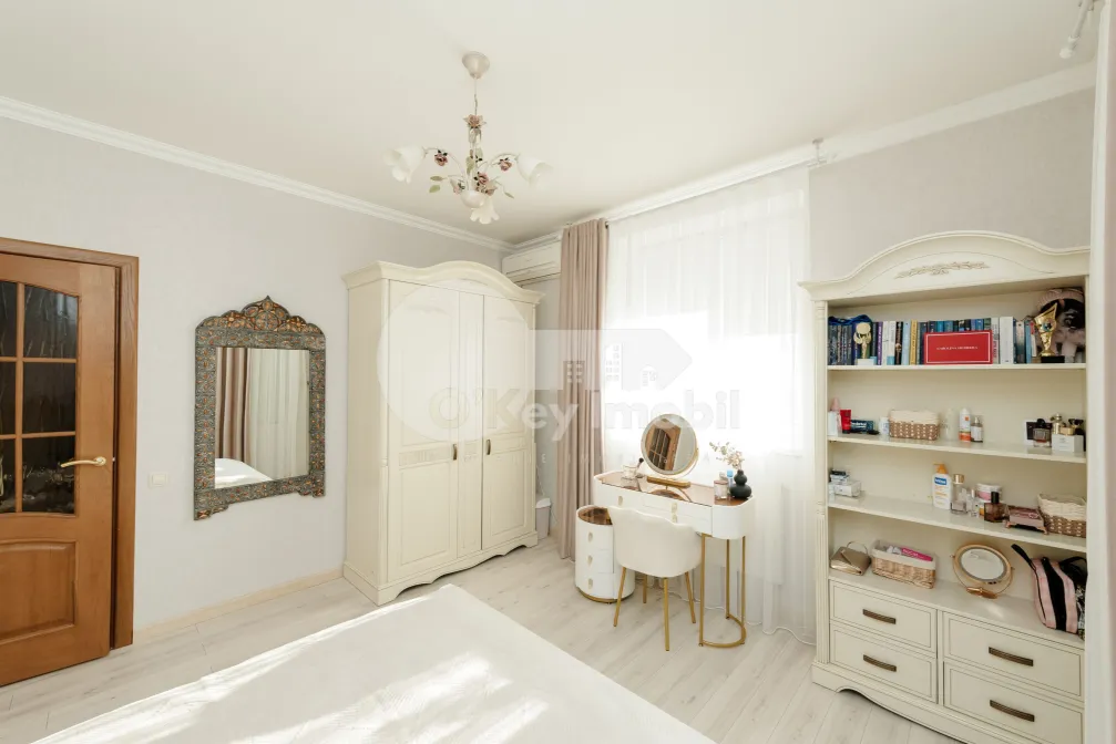 Дом, Буюканы, ИОН ЛУКА КАРАДЖАЛЕ