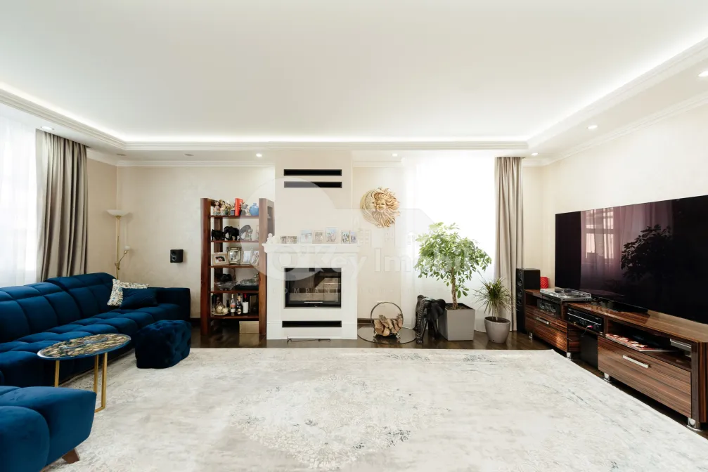 Дом, Буюканы, ИОН ЛУКА КАРАДЖАЛЕ