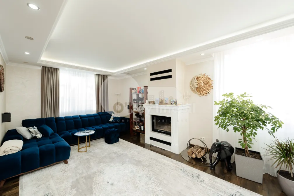 Дом, Буюканы, ИОН ЛУКА КАРАДЖАЛЕ