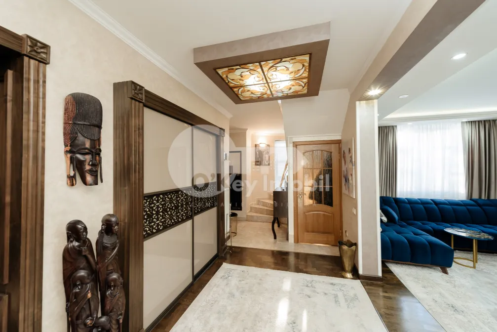 Дом, Буюканы, ИОН ЛУКА КАРАДЖАЛЕ