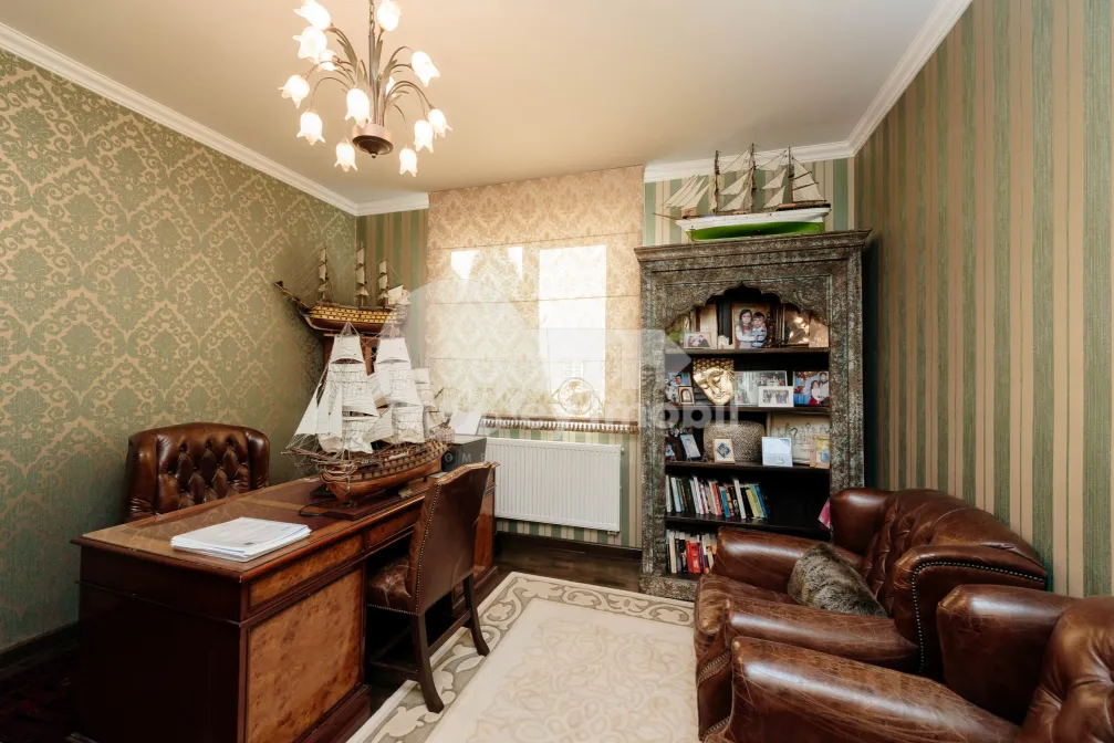 Дом, Буюканы, ИОН ЛУКА КАРАДЖАЛЕ