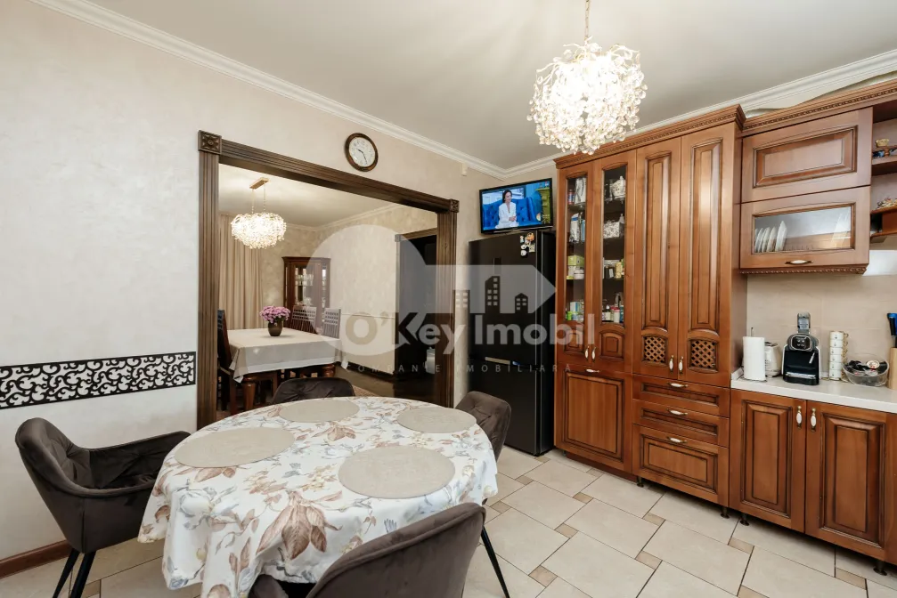 Дом, Буюканы, ИОН ЛУКА КАРАДЖАЛЕ