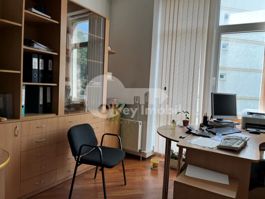 Офис, Центр, МИХАЙ ЕМИНЕСКУ