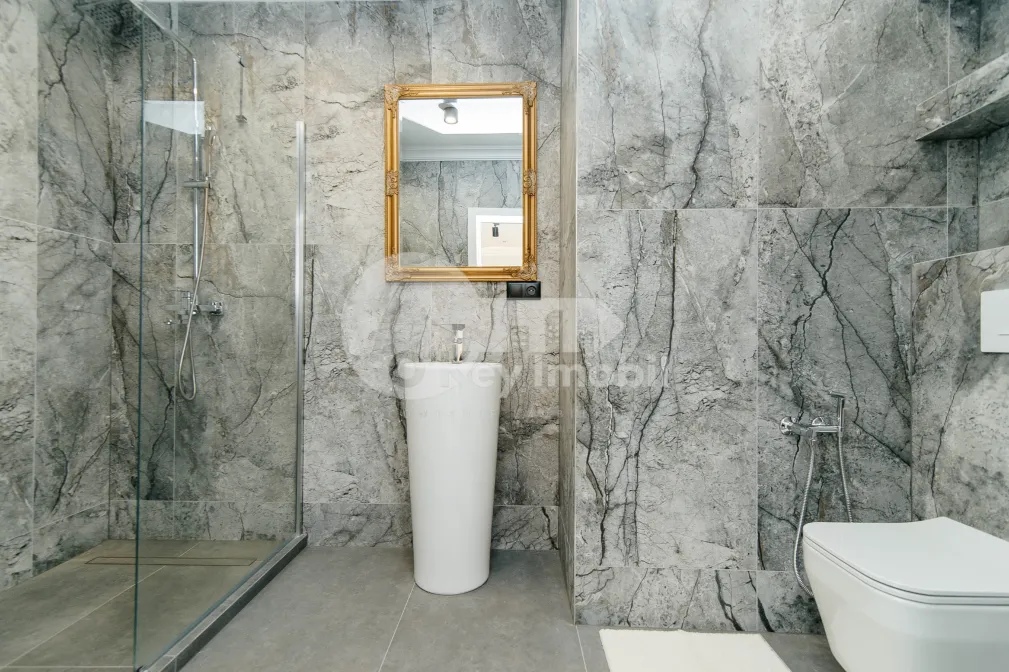 Квартира, Чеканы, МИРЧА ЧЕЛ БЭТРЫН