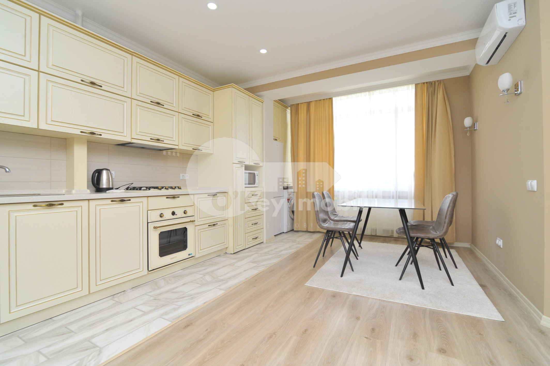 Apartament, Centru, MELESTIU