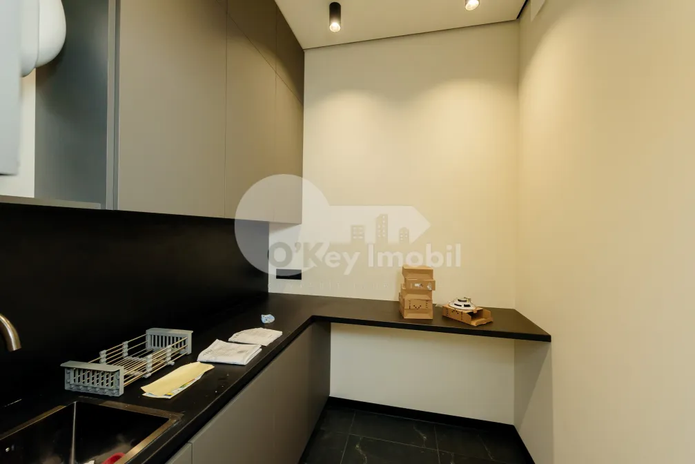 Офис, Буюканы, ГЕННАДИЙ ЯБЛОЧКИН