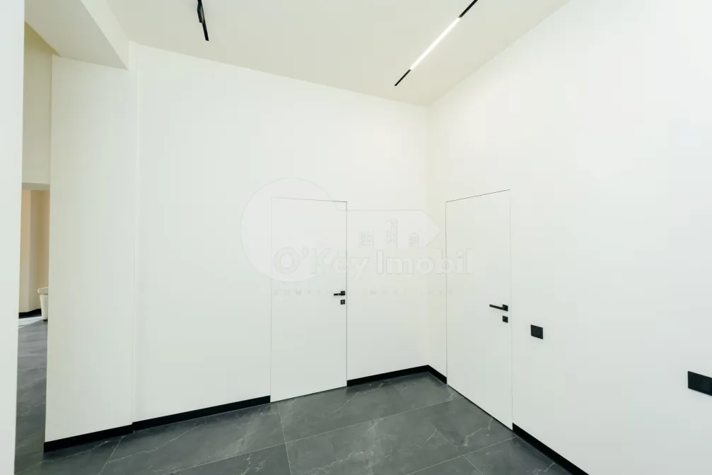 Офис, Буюканы, ГЕННАДИЙ ЯБЛОЧКИН