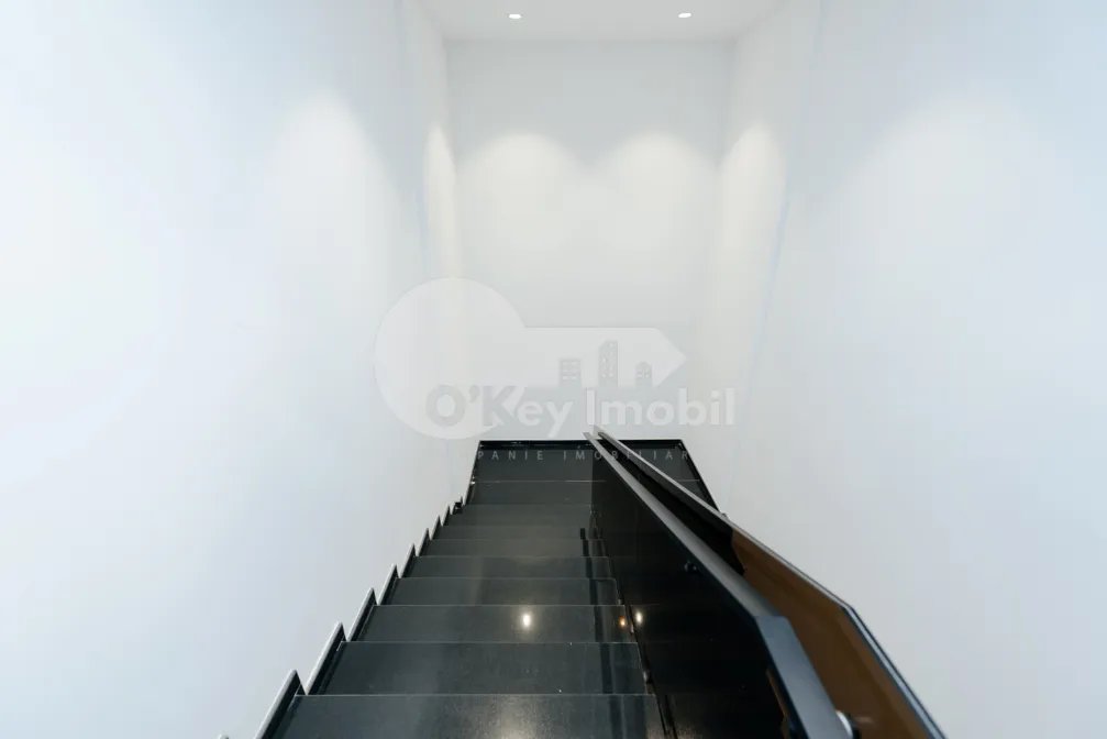 Офис, Буюканы, ГЕННАДИЙ ЯБЛОЧКИН