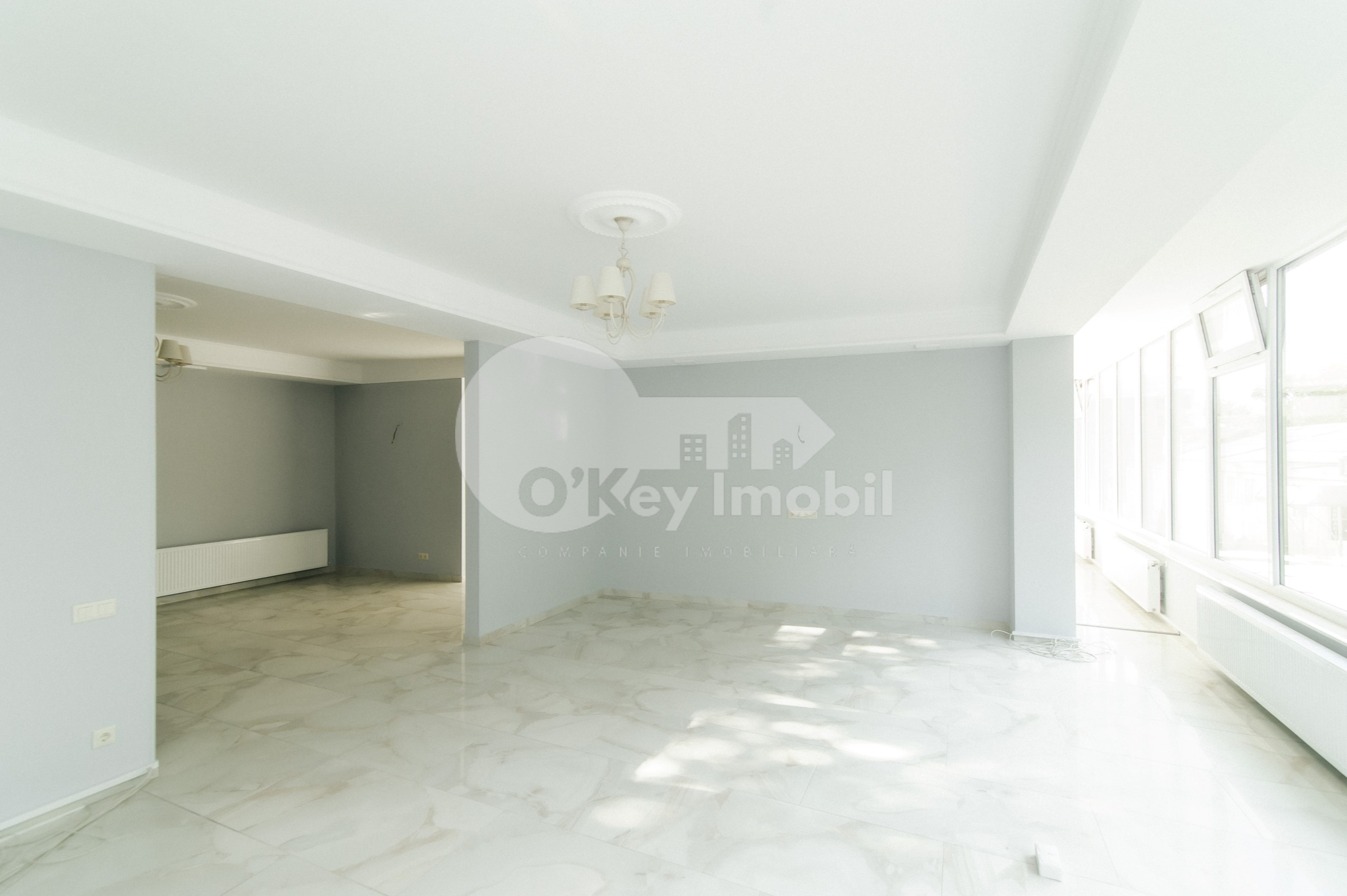 Oficiu, Centru, ROMANĂ